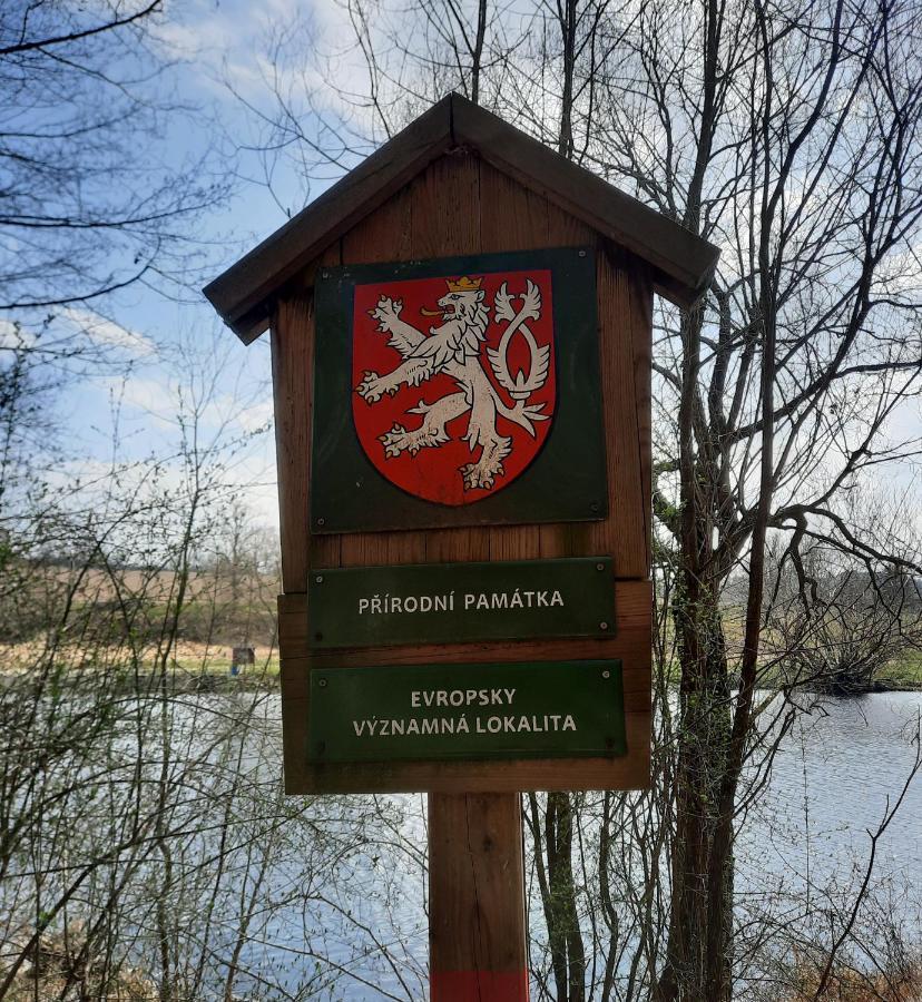 Penzion Zahrada Nad Rekou, Restaurace A Kavarna - Parkovani Gratis Zlata Koruna Экстерьер фото
