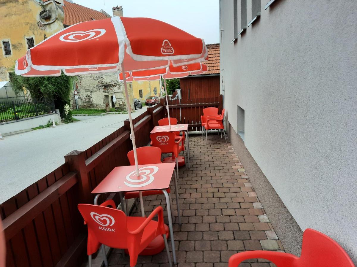 Penzion Zahrada Nad Rekou, Restaurace A Kavarna - Parkovani Gratis Zlata Koruna Экстерьер фото