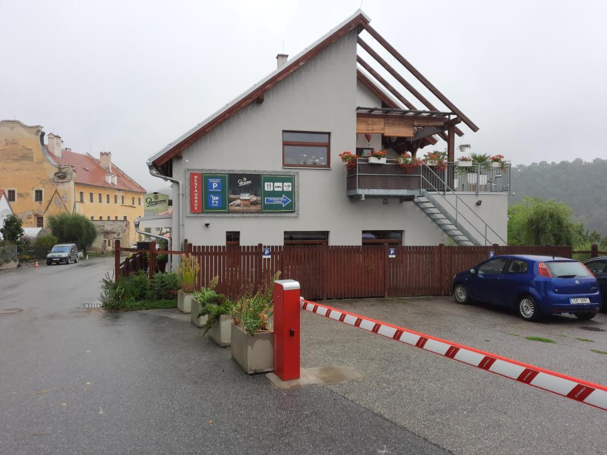 Penzion Zahrada Nad Rekou, Restaurace A Kavarna - Parkovani Gratis Zlata Koruna Экстерьер фото
