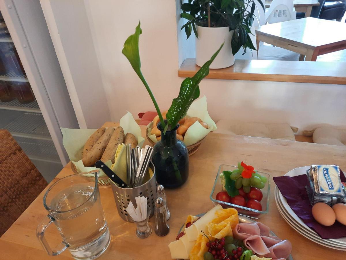 Penzion Zahrada Nad Rekou, Restaurace A Kavarna - Parkovani Gratis Zlata Koruna Экстерьер фото